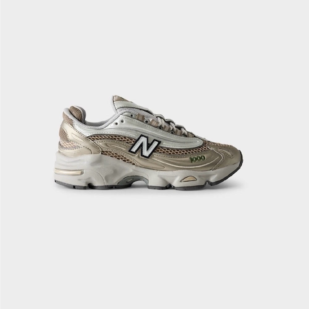 Brand New in Box - New Balance 1000 Sneakers size 7.5 women